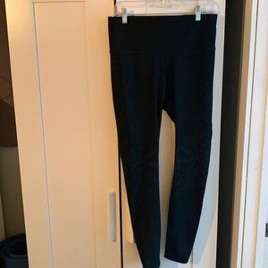 Lululemon mapped out high rise legging